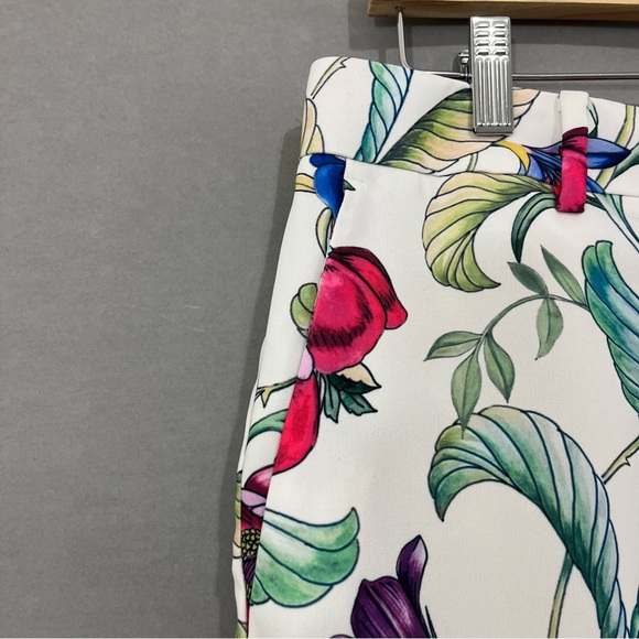 Ann Taylor White Floral Wide Leg Crop Pants - Picture 3 of 15